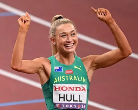 Aussie Hull Seizes Another Opportunity, Qualifies to World Championship Final