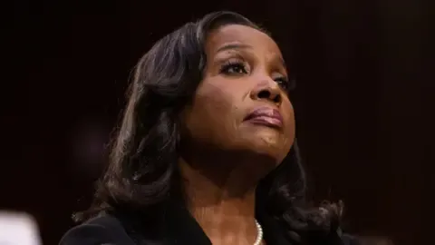 US Appeals Court Blocks Trump from Removing Fed Governor Cook