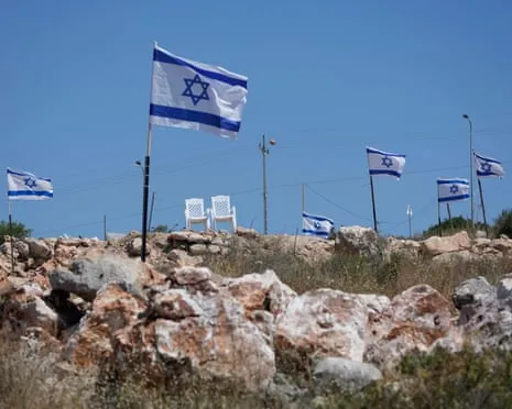 I'm a UK MP, a Doctor and Jewish. Here's My Experience Upon Attempting to Enter Israel